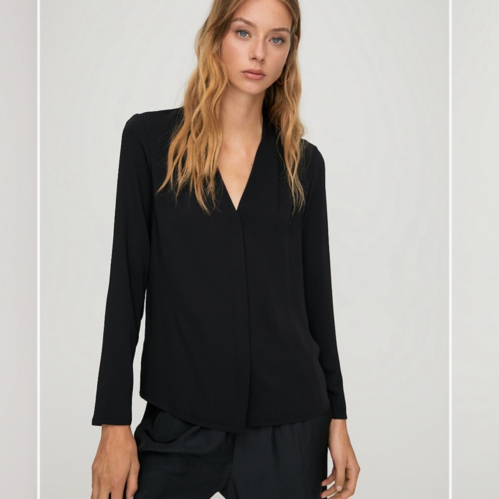 Aritzia Babaton Power Blouse || Only worn twice ||